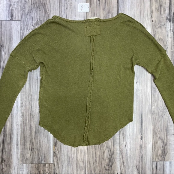 NWT Free People Come & Get It solid v-neck top (olive green) — size MEDIUM (M) - Picture 3 of 5